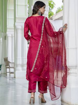 Vredevogel kurta set with dupatta 4