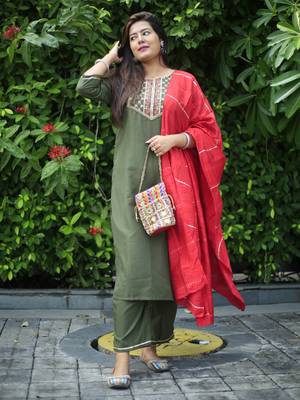 Vredevogel women's silk blend embroidered kurta with pant & dupatta set 1
