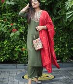 Vredevogel women's silk blend embroidered kurta with pant & dupatta set