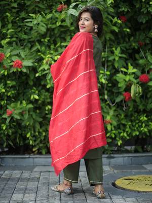 Vredevogel women's silk blend embroidered kurta with pant & dupatta set 2