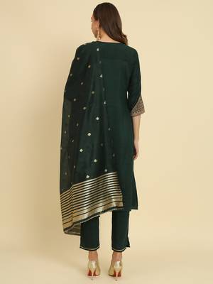 Vredevogel women's silk blend embroidered kurta with pant & dupatta set 2