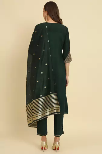 Vredevogel women's silk blend embroidered kurta with pant & dupatta set