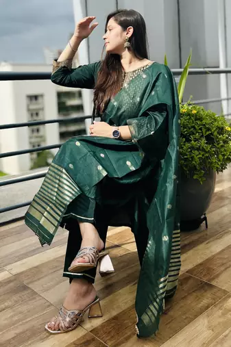 Vredevogel women's silk blend embroidered kurta with pant & dupatta set
