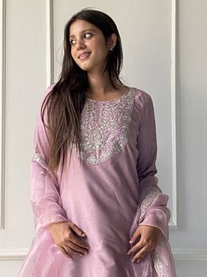 Vredevogel kurta set with dupatta 3