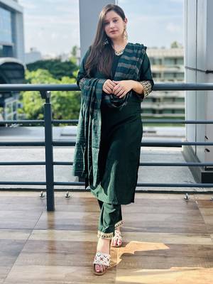Vredevogel women's silk blend embroidered kurta with pant & dupatta set 1