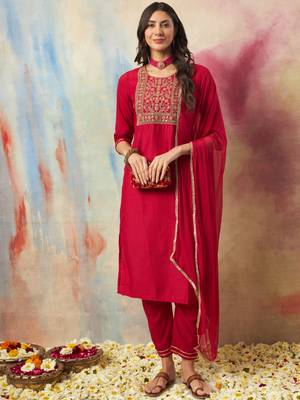 Vredevogel women's silk blend embroidered kurta with pant & nazneen dupatta set 1