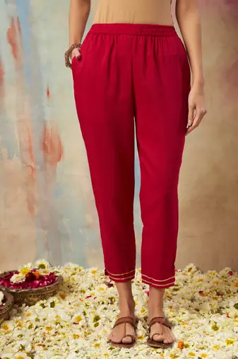 Vredevogel women's silk blend embroidered kurta with pant & nazneen dupatta set