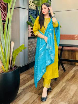 Vredevogel women's cotton silk blend embroidered kurta with pant & viscose print dupatta set 1