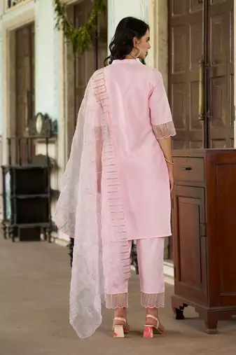 Vredevogel women's silk blend embroidered kurta with pant & dupatta set