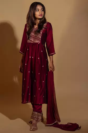 Vredevogel women's silk blend kurta pant set with nazneen embroidery dupatta