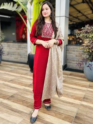Vredevogel women's silk blend kurta pant set with chinon print dupatta 1