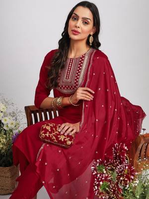 Vredevogel women's silk blend kurta pant set with chinon work dupatta 3