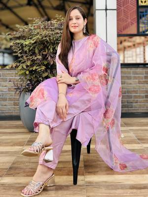 Vredevogel women's silk blend kurta pant set with organza dupatta 3