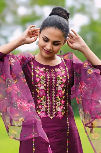 Vredevogel women's viscose rayon embroidered kurta with pant & organza dupatta set