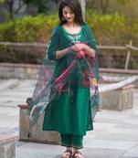 Vredevogel women's cotton silk embroidered kurta with pant & organza dupatta set