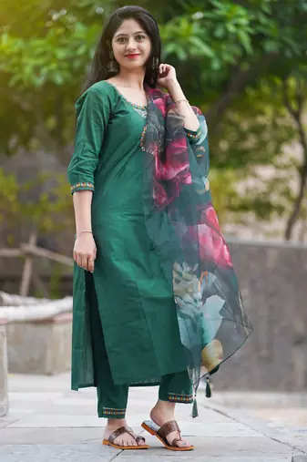 Vredevogel women's cotton silk embroidered kurta with pant & organza dupatta set