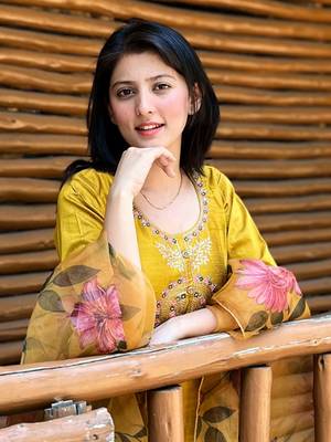Vredevogel women's cotton silk embroidered kurta with pant & organza dupatta set 3