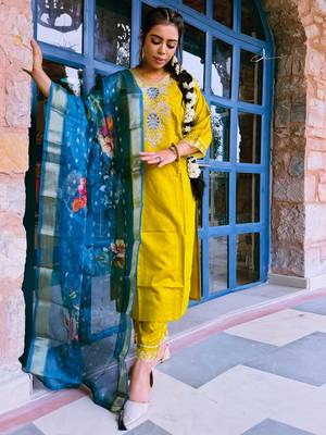Vredevogel women's viscose rayon embroidered kurta with pant & organza dupatta set 2