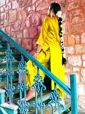 Vredevogel women's viscose rayon embroidered kurta with pant & organza dupatta set 4