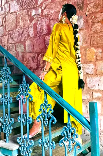 Vredevogel women's viscose rayon embroidered kurta with pant & organza dupatta set