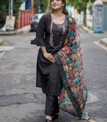 Vredevogel kurta set with dupatta | embroidered viscose roman silk kurta pant set for women