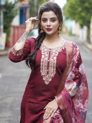 Vredevogel women's viscose roman silk blend embroidered kurta with pant & dupatta set 2
