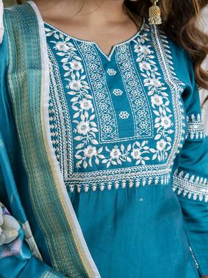 Vredevogel kurta set with dupatta | viscose roman silk embroidered kurta set for women 2