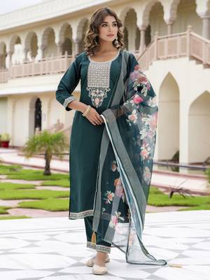 Vredevogel kurta set with dupatta | viscose roman silk embroidered kurta set for women 1