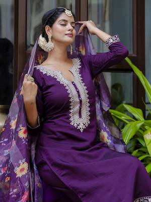 Vredevogel kurta set with dupatta | viscose roman silk embroidered kurta set for women 2