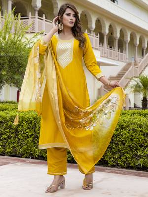 Vredevogel kurta set with dupatta | viscose roman silk embroidered kurta set for women 1