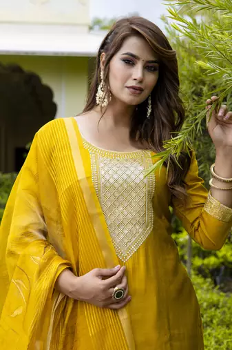 Vredevogel kurta set with dupatta | viscose roman silk embroidered kurta set for women