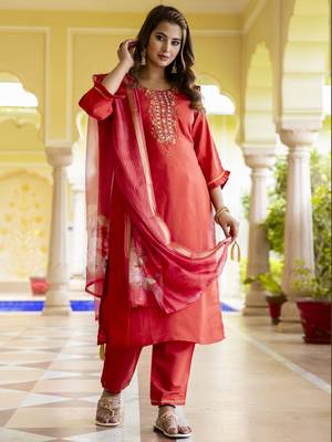 Vredevogel kurta set with dupatta | viscose roman silk embroidered kurta set for women 1