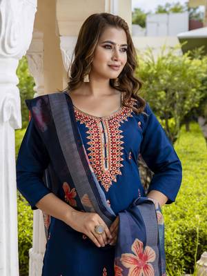Vredevogel kurta set with dupatta | viscose roman silk embroidered kurta set for women 2