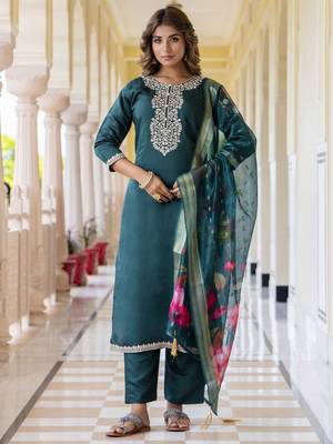 Vredevogel kurta set with dupatta | viscose roman silk embroidered kurta set for women 1