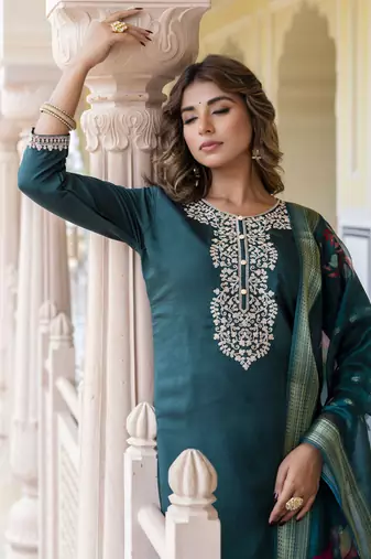 Vredevogel kurta set with dupatta | viscose roman silk embroidered kurta set for women