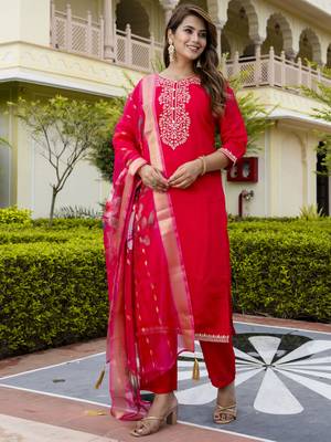 Vredevogel kurta set with dupatta | viscose roman silk embroidered kurta set for women 1