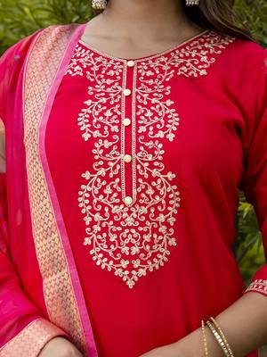 Vredevogel kurta set with dupatta | viscose roman silk embroidered kurta set for women 2