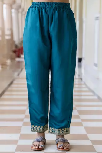 Vredevogel women's viscose roman silk blend embroidered kurta with pant & dupatta set