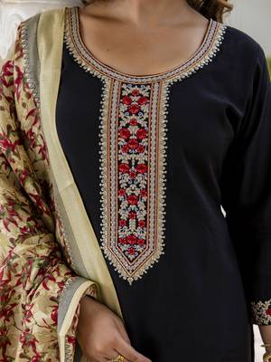 Vredevogel kurta set with dupatta | viscose roman silk embroidered kurta set for women 3