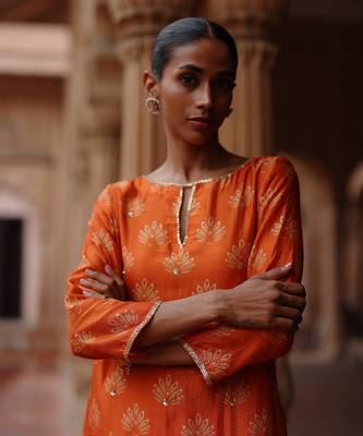 Orange dupion silk printed and embroidered kurta set 4