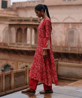 Red printed and hand embroidered  dupion silk kurta set 2