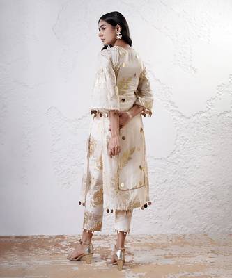 Ivory and gold printed crepe kurta set 4