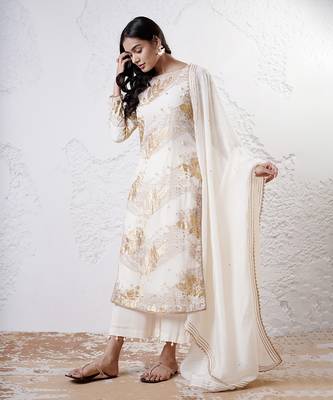 Ivory and gold embroidery crepe kurta set 4