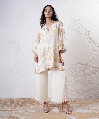 Ivory and gold printed crepe kurta set 1