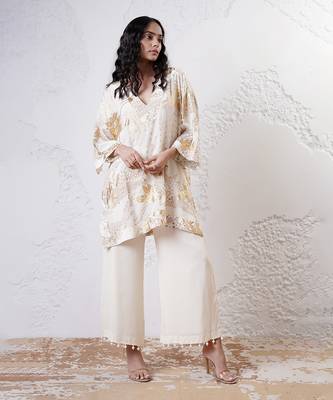 Ivory and gold printed crepe kurta set 2