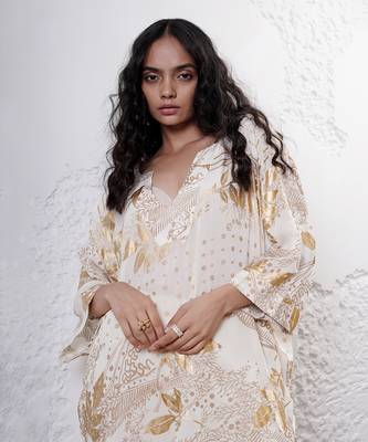 Ivory and gold printed crepe kurta set 3