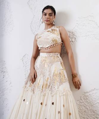IVORY And GOLD Organza EMBROIDERED Lehenga Set 4