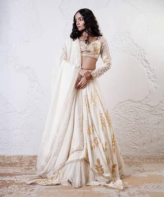 IVORY And GOLD Organza EMBROIDERED Lehenga Set 2