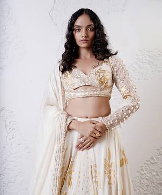 IVORY And GOLD Organza EMBROIDERED Lehenga Set 4