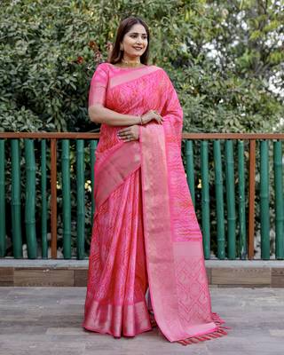Pink dola silk blend Woven pallu border saree with digital print 1